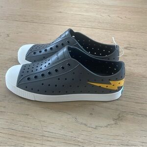 Native Kids Shoes - Gray and Yellow